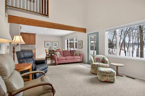 Living - 253 Westshore, Jerome, MI 49249 photo 4 of 6