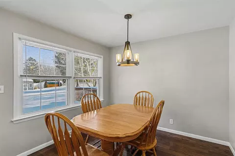 Dining - 693 Leo, Jackson, MI 49203 photo 1 of 2