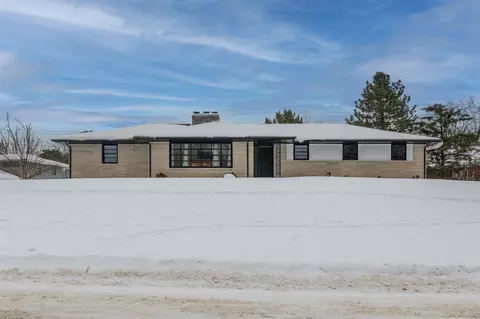 906 Wilshire, Kalamazoo, MI 49008
