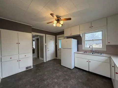 Kitchen - 4740 E Main, Stockbridge, MI 49285 photo 2 of 2