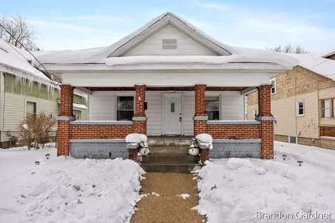 826 Richmond, Grand Rapids, MI 49504