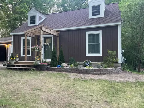10855 Woodbushe, Lowell, MI 49331
