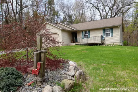 4122 W Duck Lk, Whitehall, MI 49461