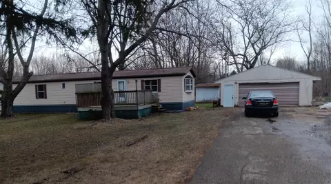 67761 70th, Watervliet, MI 49098