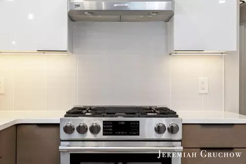 Kitchen - 8380 Conservation, Ada, MI 49301 photo 13 of 16