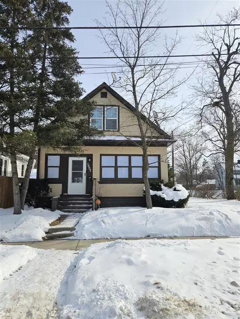 1002 Hazard, Kalamazoo, MI 49048
