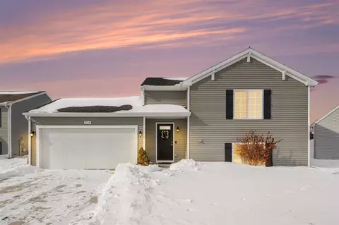 1734 Burr Pond, Vicksburg, MI 49097