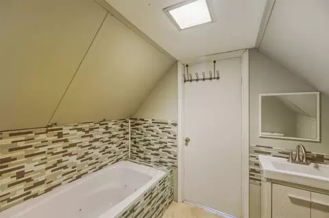Bath - 516 S Front, Belding, MI 48809 photo 2 of 2