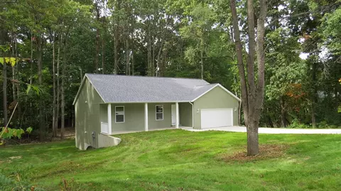 5882 Mullen Rdg, Delton, MI 49046