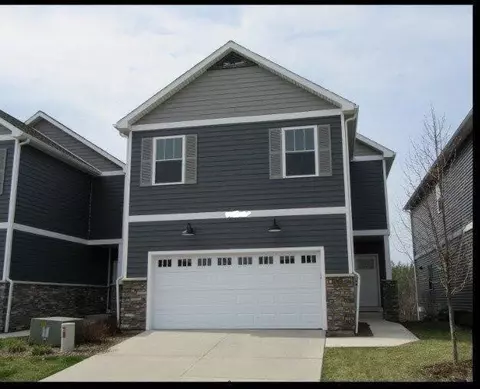 3011 Ledgestone #16, Grand Rapids, MI 49525