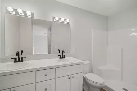 Bath - 5215 Margot, Allendale, MI 49401 photo 3 of 4