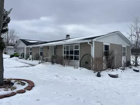 725 N Edgewood, Greenville, MI 48838