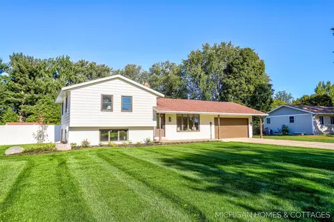 10975 Campanel, Zeeland, MI 49464