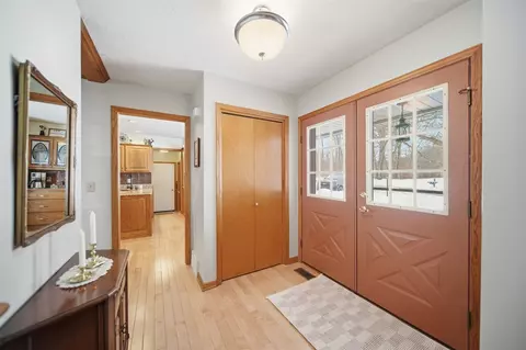 Entry Way - 3249 Hendee, Jackson, MI 49201 photo 1 of 1