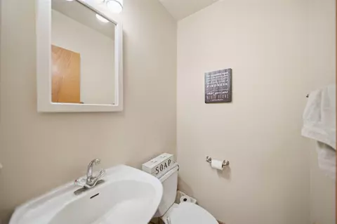 Bath - 3249 Hendee, Jackson, MI 49201 photo 1 of 4