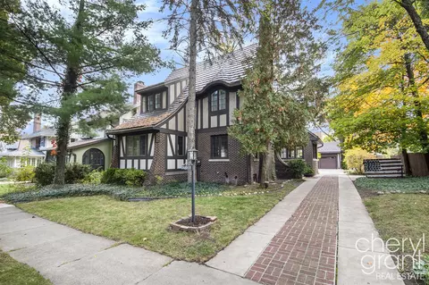 618 Laurel, Grand Rapids, MI 49506