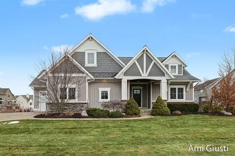 8232 Park W, Jenison, MI 49428