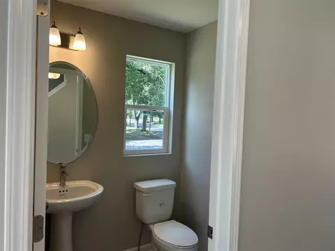 Bath - 739 Audubon, Jackson, MI 49203 photo 1 of 6