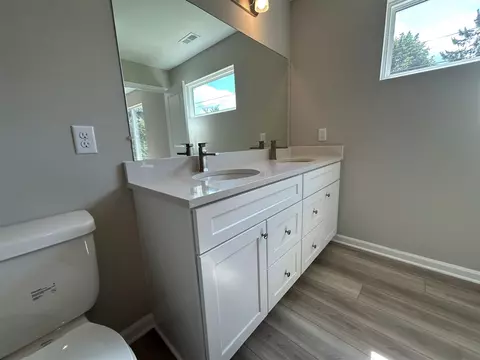 Bath - 739 Audubon, Jackson, MI 49203 photo 2 of 6