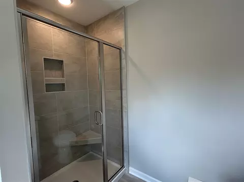 Bath - 739 Audubon, Jackson, MI 49203 photo 3 of 6