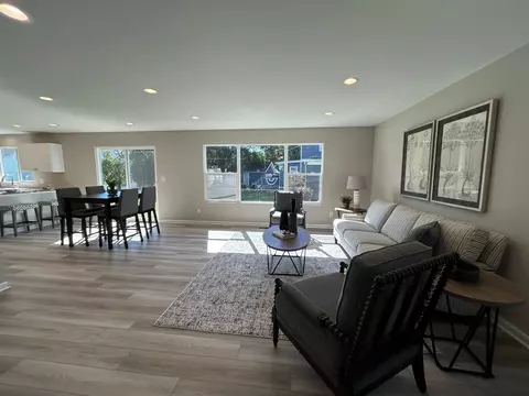 Living - 739 Audubon, Jackson, MI 49203 photo 1 of 7