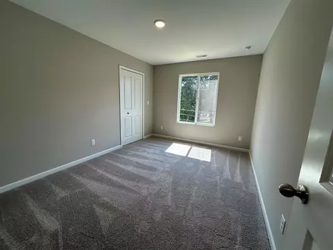 Bedroom - 739 Audubon, Jackson, MI 49203 photo 4 of 5