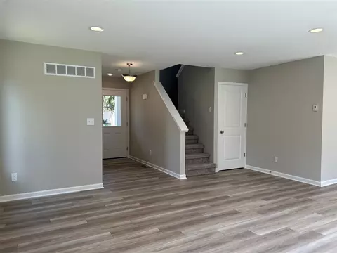Living - 739 Audubon, Jackson, MI 49203 photo 1 of 6