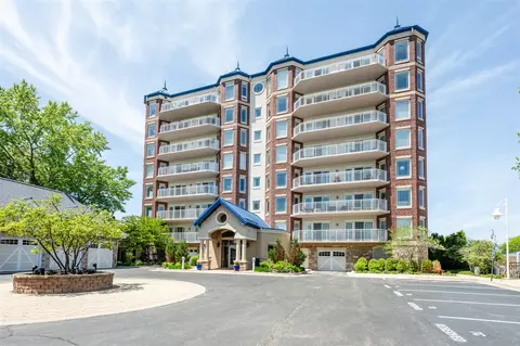 200 Lake #3B, Saint Joseph, MI 49085
