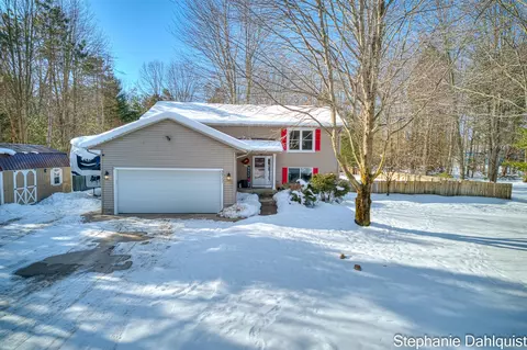3711 Automobile, Muskegon, MI 49445