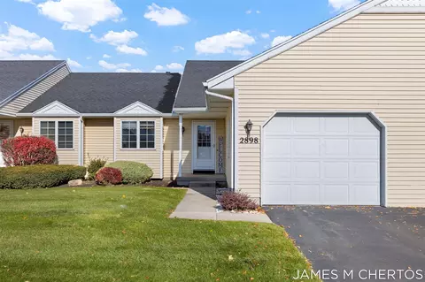 2898 Parkside #40, Jenison, MI 49428