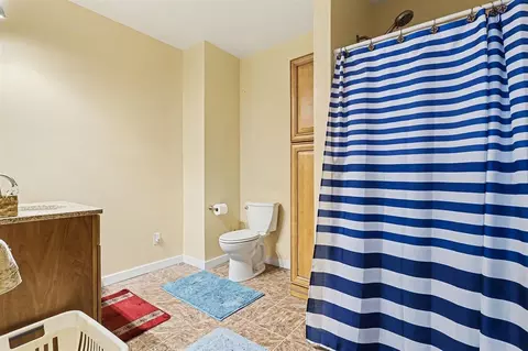 Bath - 6455 E, Richland, MI 49083 photo 3 of 3