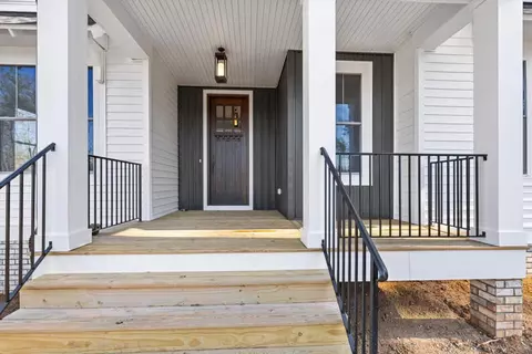 21445 N Dixboro, South Lyon, MI 48178