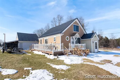 Other - 1300 E Coral, Edmore, MI 48829 photo 2 of 11