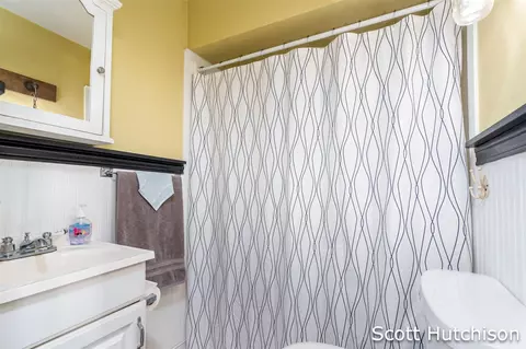 Bath - 1300 E Coral, Edmore, MI 48829 photo 2 of 2
