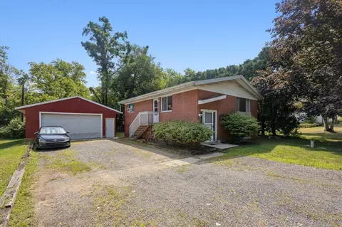 7039 Curtis, Coloma, MI 49038