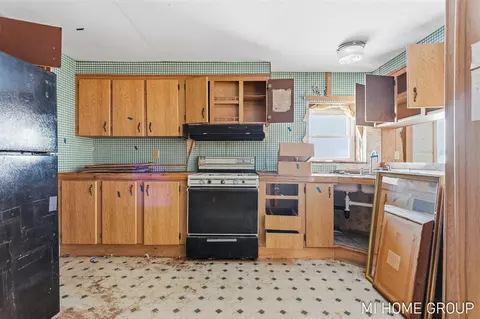 Kitchen - 5525 Highland, Pullman, MI 49450 photo 3 of 3
