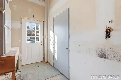 Entry Way - 5525 Highland, Pullman, MI 49450 photo 1 of 4
