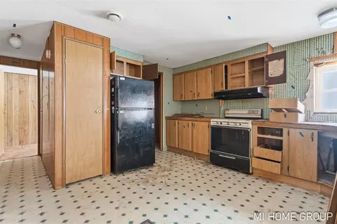 Kitchen - 5525 Highland, Pullman, MI 49450 photo 1 of 3