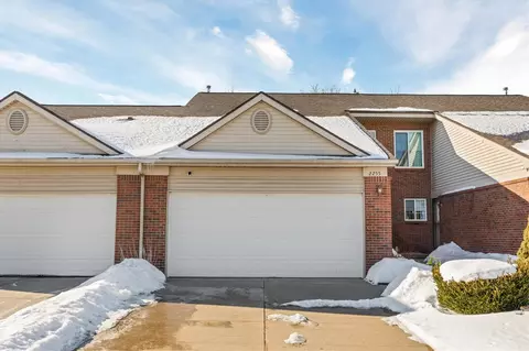 2255 Crystal Xing, Howell, MI 48843