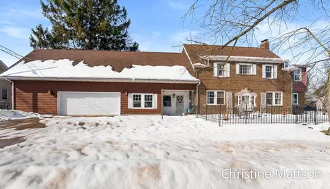 1045 W W Dl, Muskegon, MI 49441