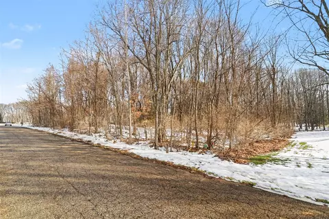 # Garrett #17, Marshall, MI 49068 photo 4