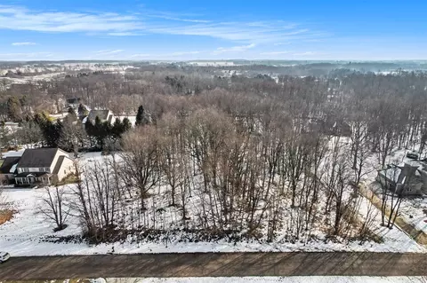 # Garrett #17, Marshall, MI 49068 photo 6