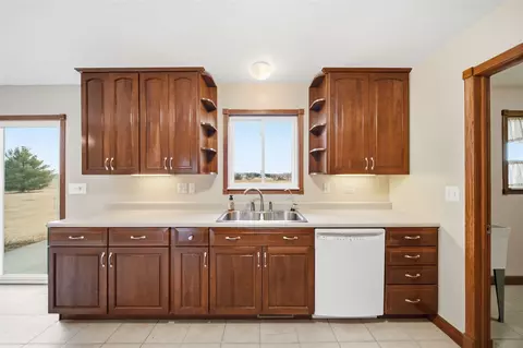 Kitchen - 4955 N Somerset, Addison, MI 49220 photo 2 of 3