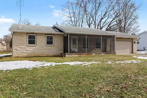1043 Rose, Marshall, MI 49068 photo 2