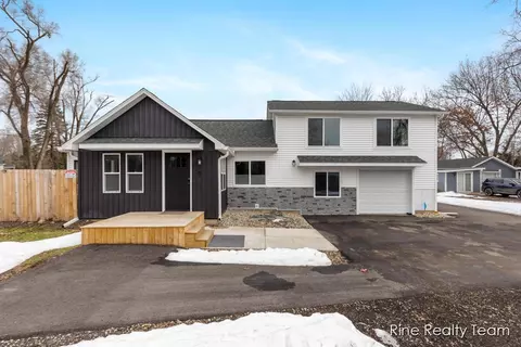 68199 Sassafras, Edwardsburg, MI 49112