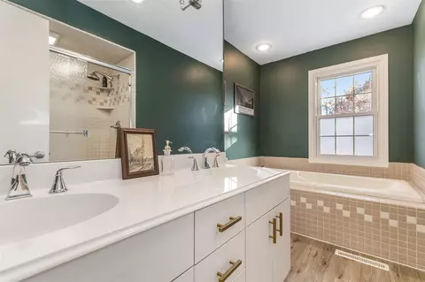 Bath - 3131 Howlett, Ada, MI 49301 photo 3 of 3
