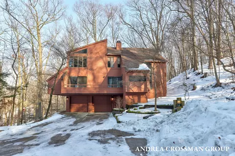 18344 N Shore Ests, Spring Lake, MI 49456