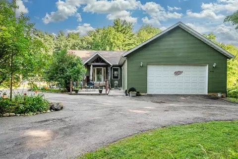 3045 Little Glendora, Buchanan, MI 49107