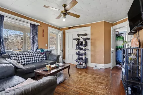 Entry Way - 309 N Blackstone, Colon, MI 49040 photo 1 of 3