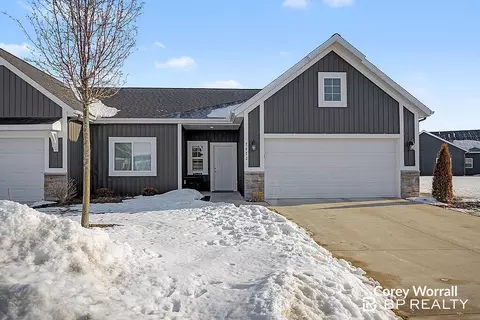 7472 Cinarcy #75, Caledonia, MI 49316